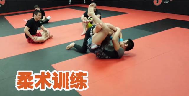 2019一龙三番战视频,一龙挨揍时刻最全集锦