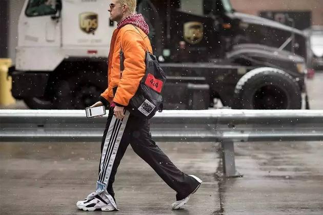 想不到一双老爹鞋也能撑起你整个衣橱