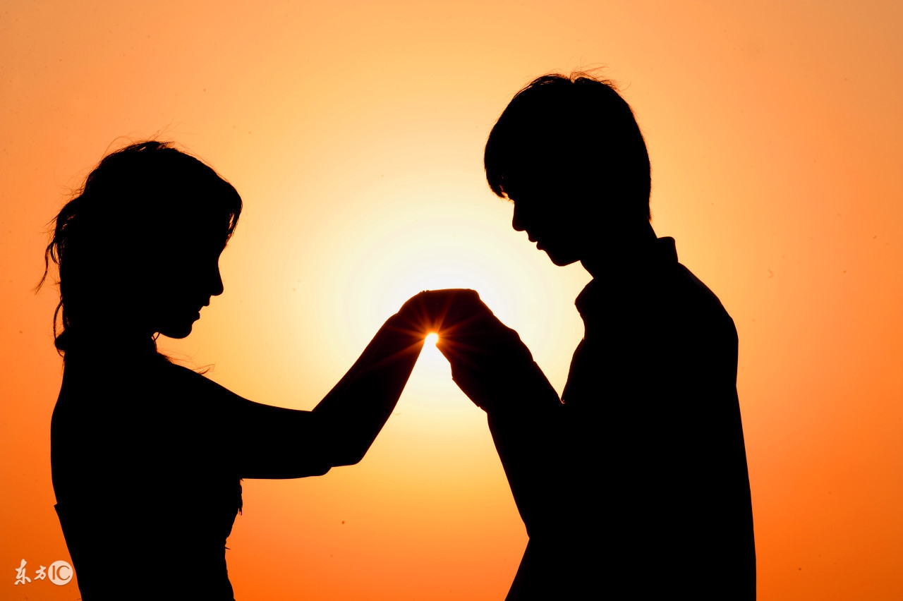 我昨天刚说要有个情人该多好，今早老婆就答应了