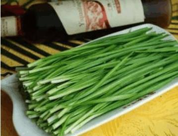 韭菜跟什么食物不可以一起吃,韭菜不能和哪些食物一起吃