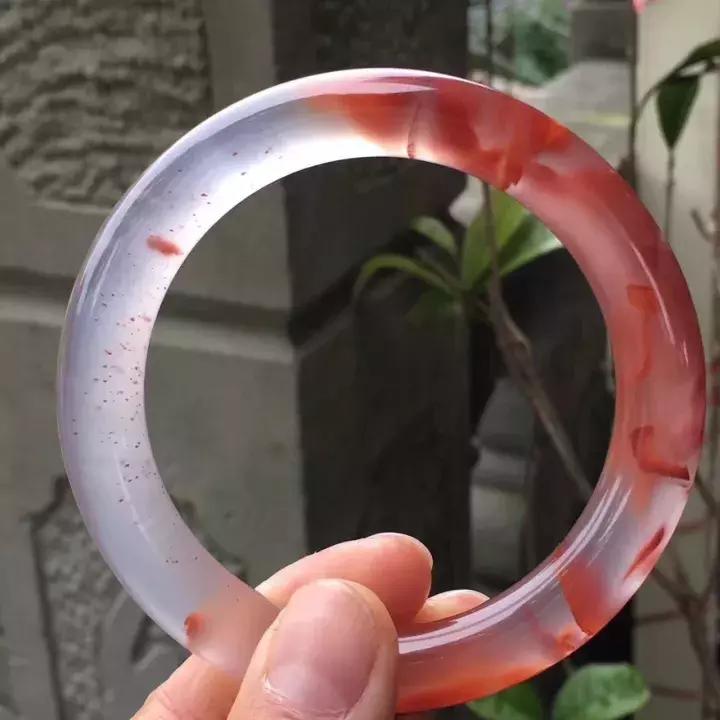 熹香坊带您领略冰飘南红的这一特质,连翡翠都比不上!