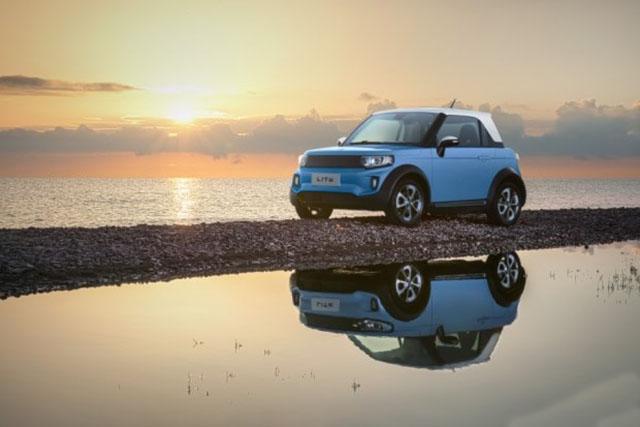 可能是最个性国产车,配无框车门、5块液晶屏,8万买它妹子更爱你