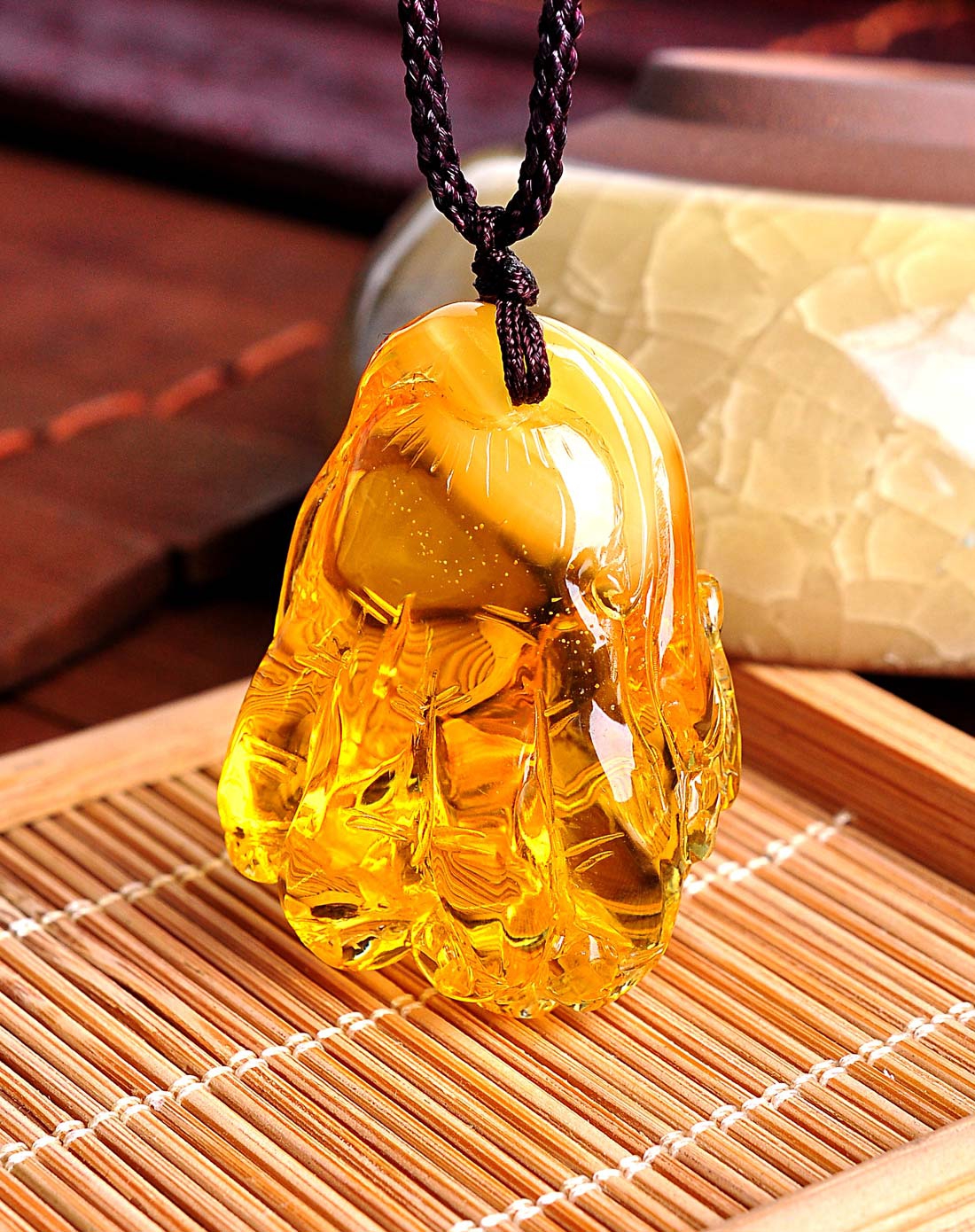 真琥珀蜜蜡跟假琥珀蜜蜡,琥珀蜜蜡跟琥珀的区别