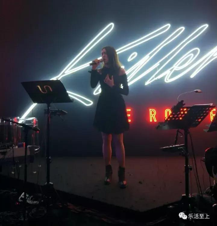 张国荣*用御**、为baby婚礼作设计的时尚教父，倾力做了一支杀手口红