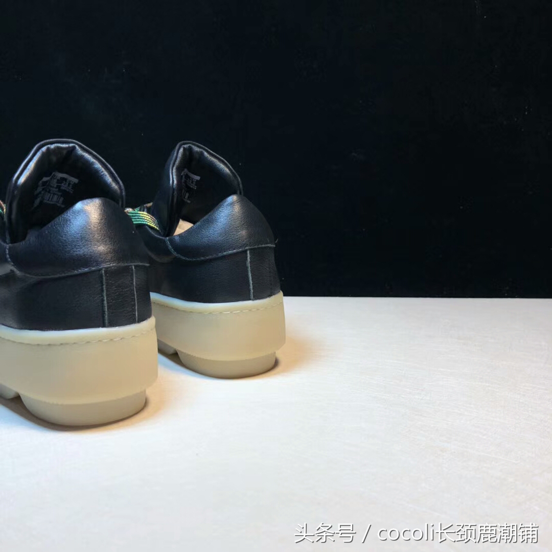 adidas的鞋有点硬,adidas松糕鞋大概增高多少