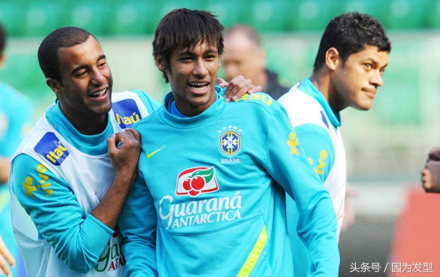 内马尔巴黎圣日耳曼发型,内马尔激情绿茵发型