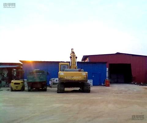 我在非洲开挖机：车坏了没法修，时刻提防打劫盗窃