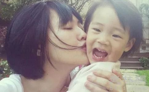 马伊琍的女儿舞蹈冠军,马伊琍最近女儿跳舞视频