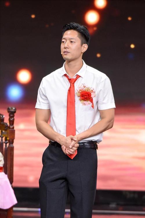 凌潇肃最近综艺节目演员的诞生,凌潇肃与迟帅哪个个子比较高一点