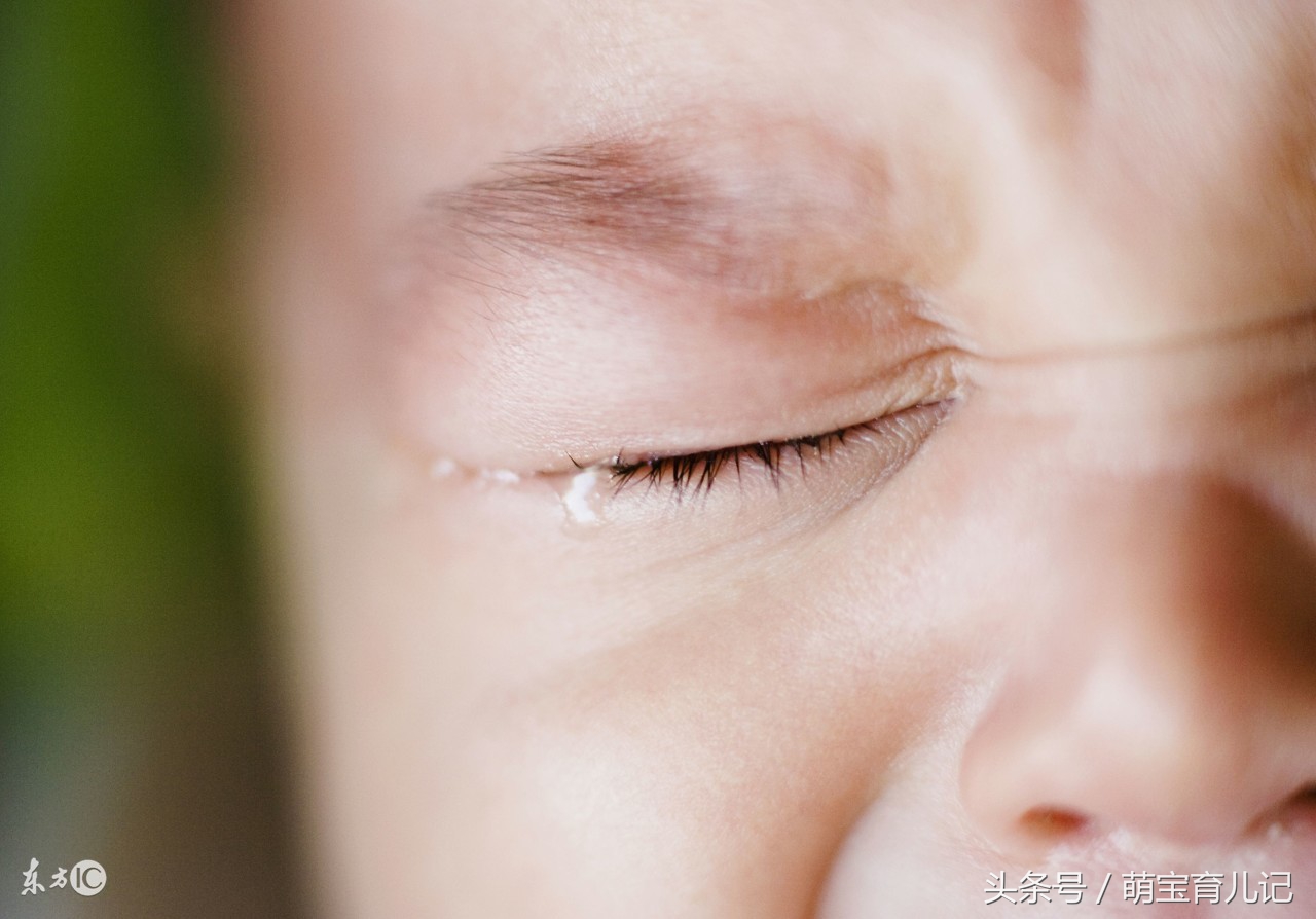 新生儿眼屎多是泪道阻塞吗,宝宝眼睛眼屎多怎么解决