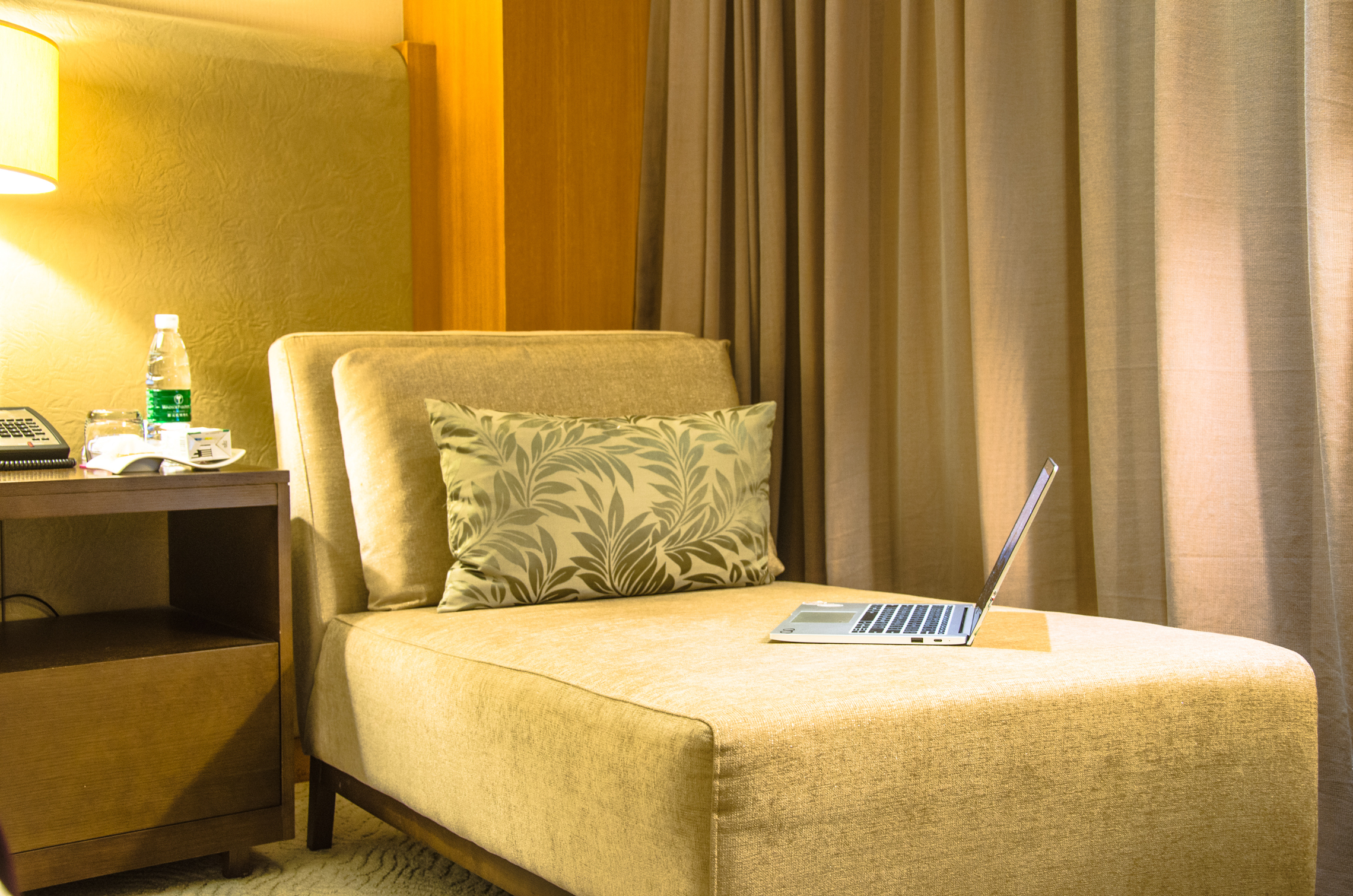 为何上海人都喜欢驱车到这吃大闸蟹，晚上还愿住在这里