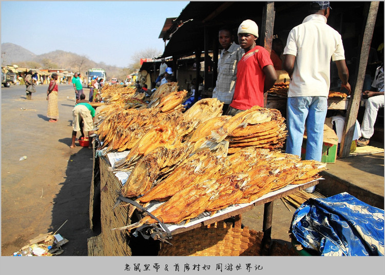 办理入境手续遭索贿，博主巧妙应对，双方皆大欢喜，顺利过关