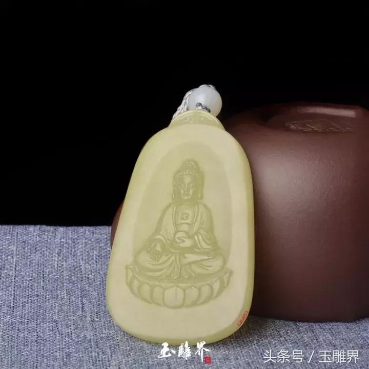 黄口料和田玉黄绿色,黄口料和田白玉