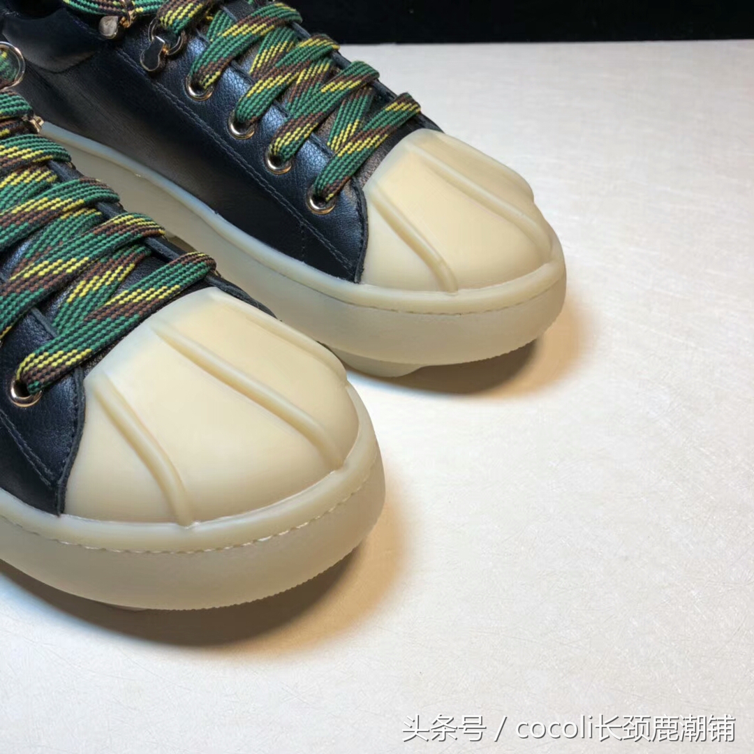 adidas的鞋有点硬,adidas松糕鞋大概增高多少