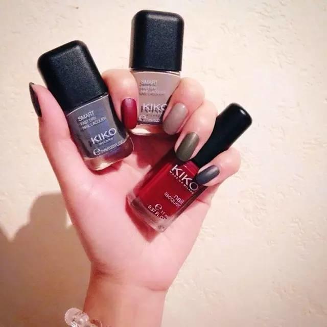 适合夏天显白的指甲油,显白大气夏款指甲油颜色推荐