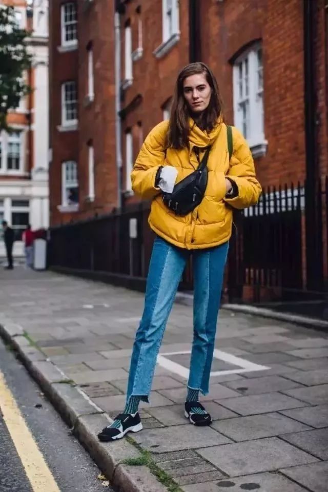 鹿晗刘昊然同款羽绒服,刘昊然中戏羽绒服机场