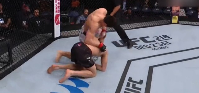 一龙打ufc能坚持3秒吗,ufc最暴力15个瞬间一龙敢打吗