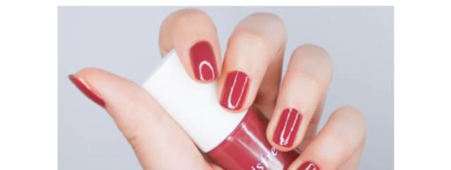 适合夏天显白的指甲油,显白大气夏款指甲油颜色推荐