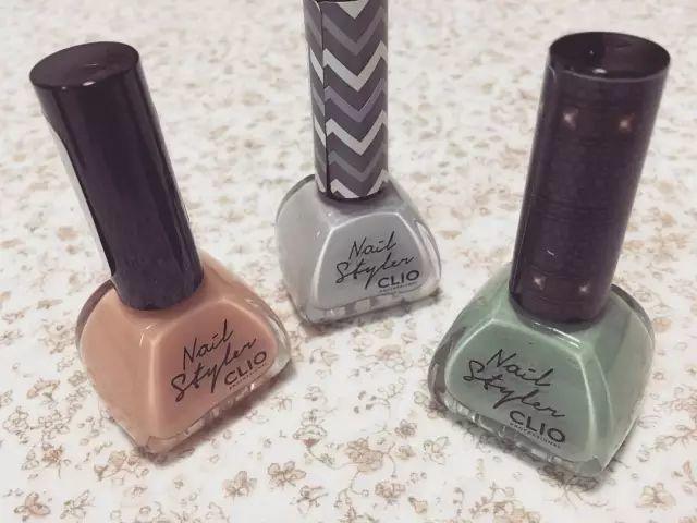 适合夏天显白的指甲油,显白大气夏款指甲油颜色推荐