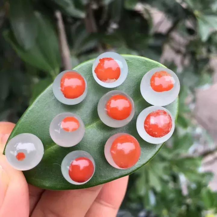 熹香坊带您领略冰飘南红的这一特质,连翡翠都比不上!