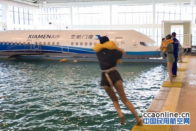 厦门航空首批台湾籍空姐上岗，厦航台籍青年就业千人计划实施中