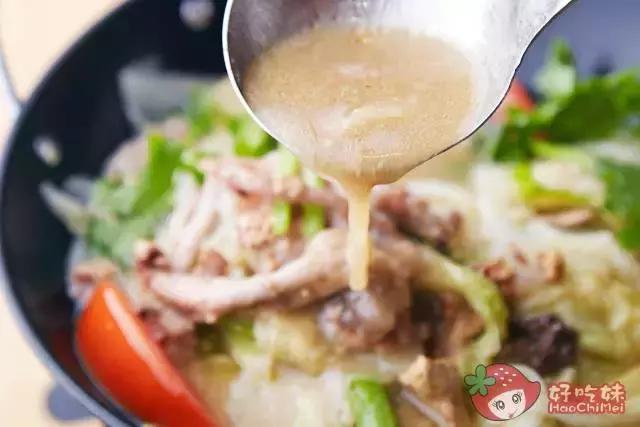 劲爆！这家“鸡村”3年来每天接客到脚软！