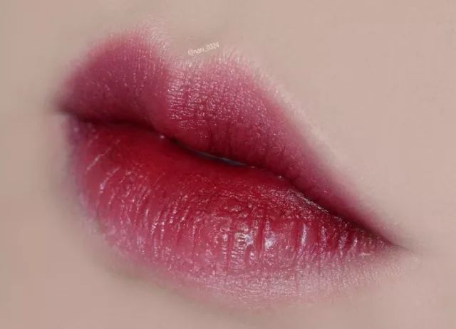 秋冬必入的5支口红显白显气质,勃艮第红口红适合什么肤色