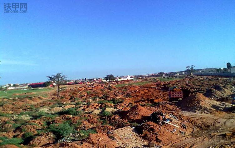 我在非洲开挖机：车坏了没法修，时刻提防打劫盗窃