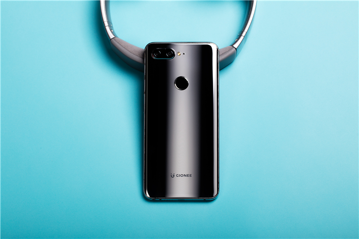 金立创新发布8款全面屏手机新品,全面屏2.0明年上半年到来