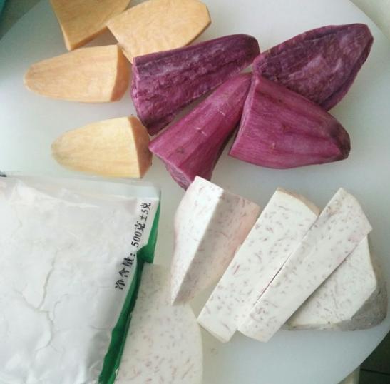 每次去店里都点一个菜吃好多米饭,糖水店芋圆哪种好吃