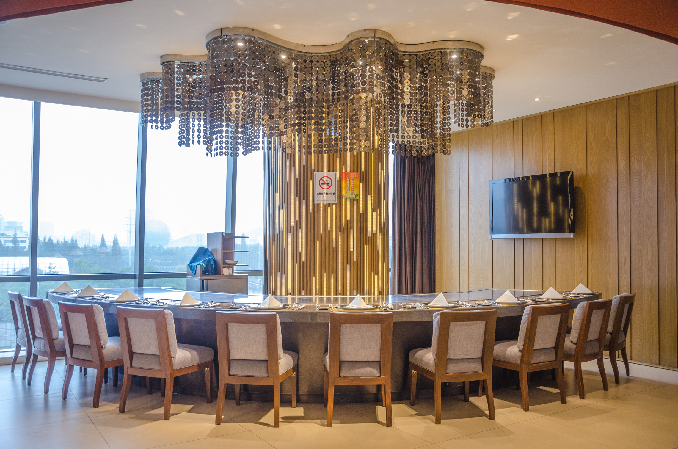 为何上海人都喜欢驱车到这吃大闸蟹，晚上还愿住在这里