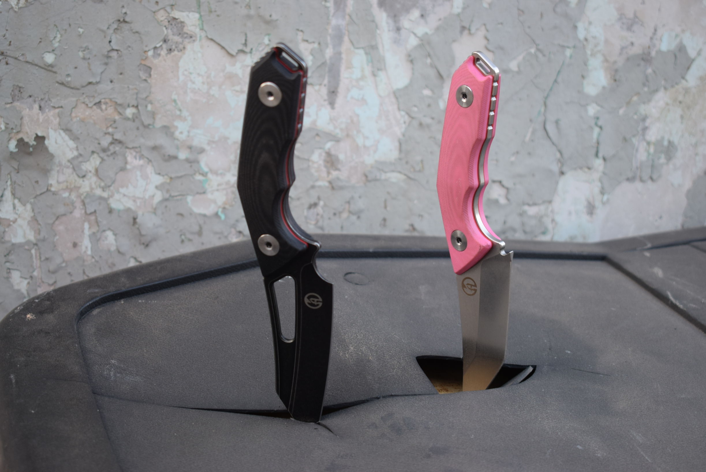 设计怪异的歪把子直刀好用吗？MAXACE军团系列直刀横向评测