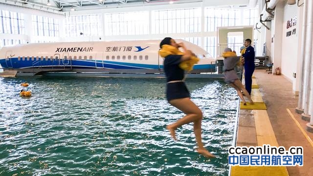 厦门航空首批台湾籍空姐上岗，厦航台籍青年就业千人计划实施中