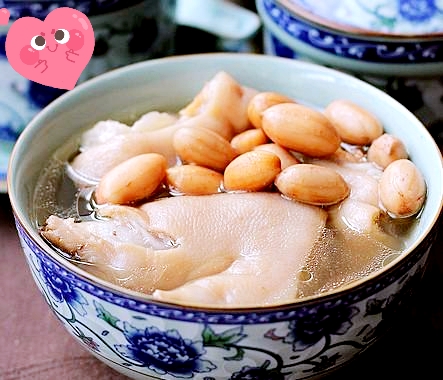 粤式花生莲藕猪脚汤,花生猪脚鸡爪汤