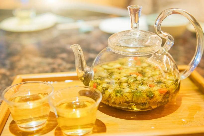 超有效的茶叶去眼袋法,喝茶可以祛眼袋吗