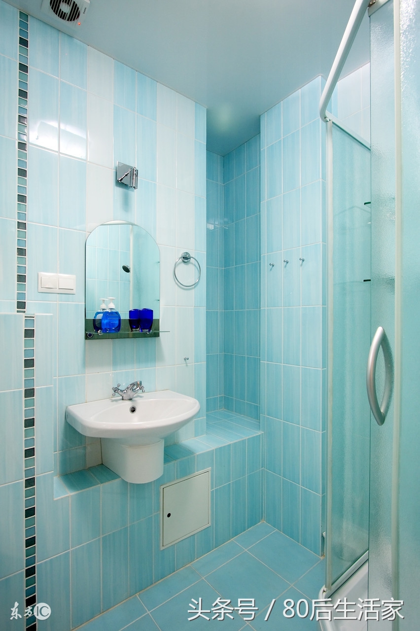 浴室整体淋浴房,淋浴房多功能设计