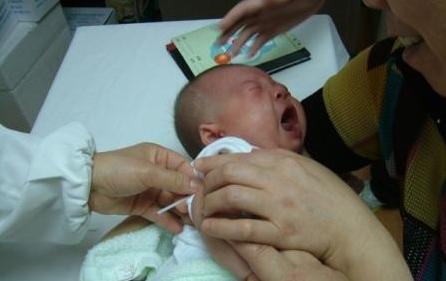 孩子吃了糖丸就终身残疾,因为妈妈一句话影响了孩子一生