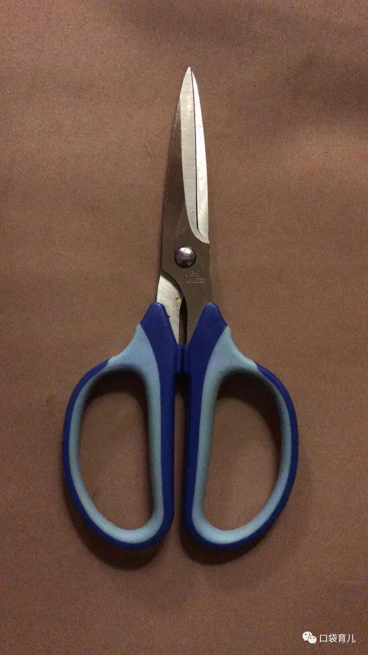 怎么教孩子用剪刀,如何给宝宝示范用剪刀