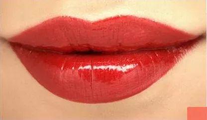 黄皮乌唇素颜适合什么颜色的口红,完美日记口红推荐色号素颜黄皮