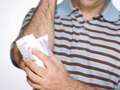 洗衣服拖地后腰疼怎么回事,洗衣服累的胳膊疼怎么办