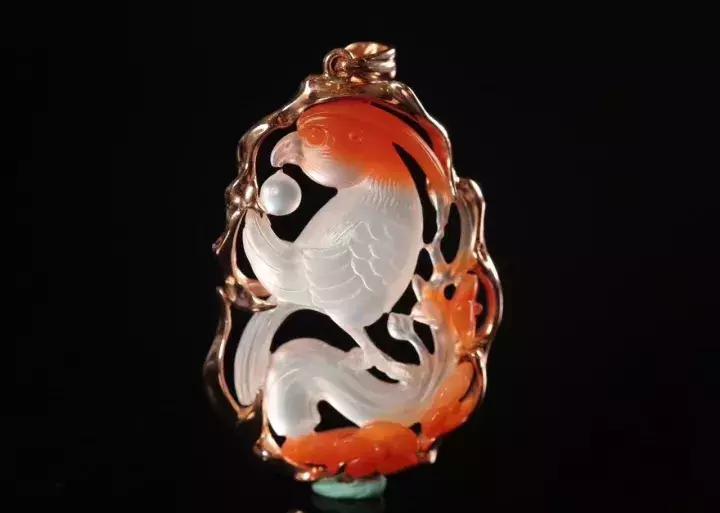 熹香坊带您领略冰飘南红的这一特质,连翡翠都比不上!