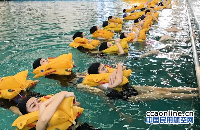 厦门航空首批台湾籍空姐上岗，厦航台籍青年就业千人计划实施中