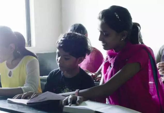 为保护孩子惨遭欺负,为了孩子甘愿被人欺负