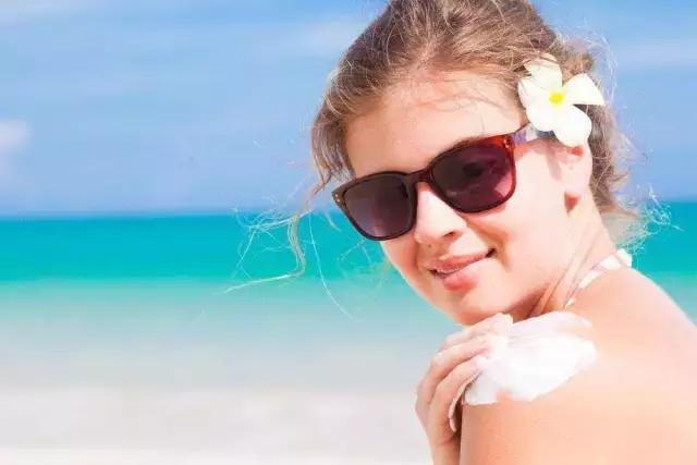 女人长斑是什么原因导致的,小腿长斑是什么原因引起的