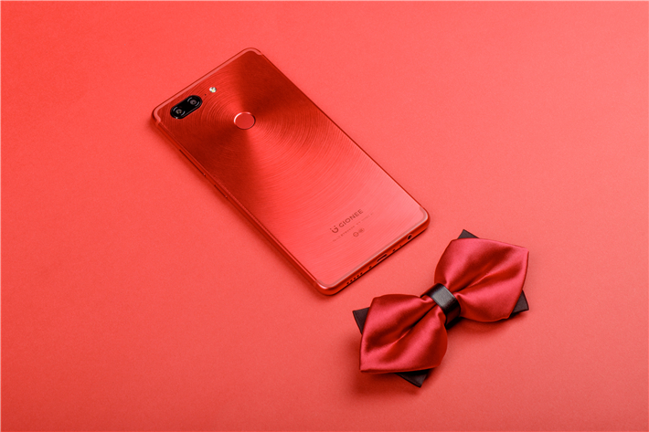 金立创新发布8款全面屏手机新品,全面屏2.0明年上半年到来