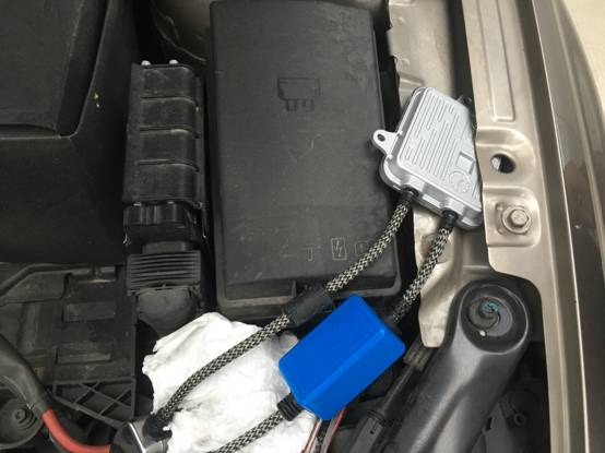 雪莱特氙气大灯安装,上班换灯泡