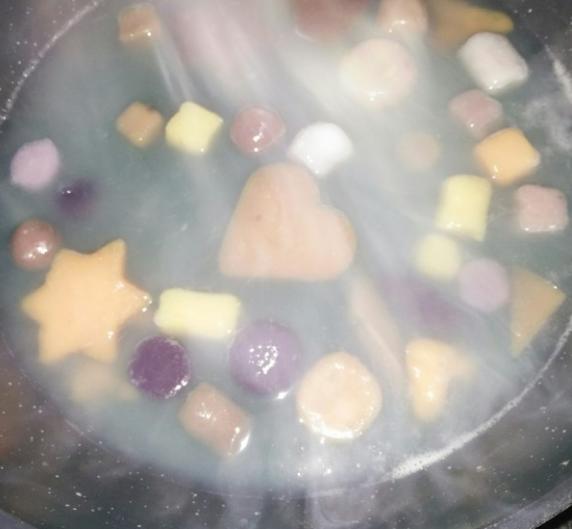 每次去店里都点一个菜吃好多米饭,糖水店芋圆哪种好吃