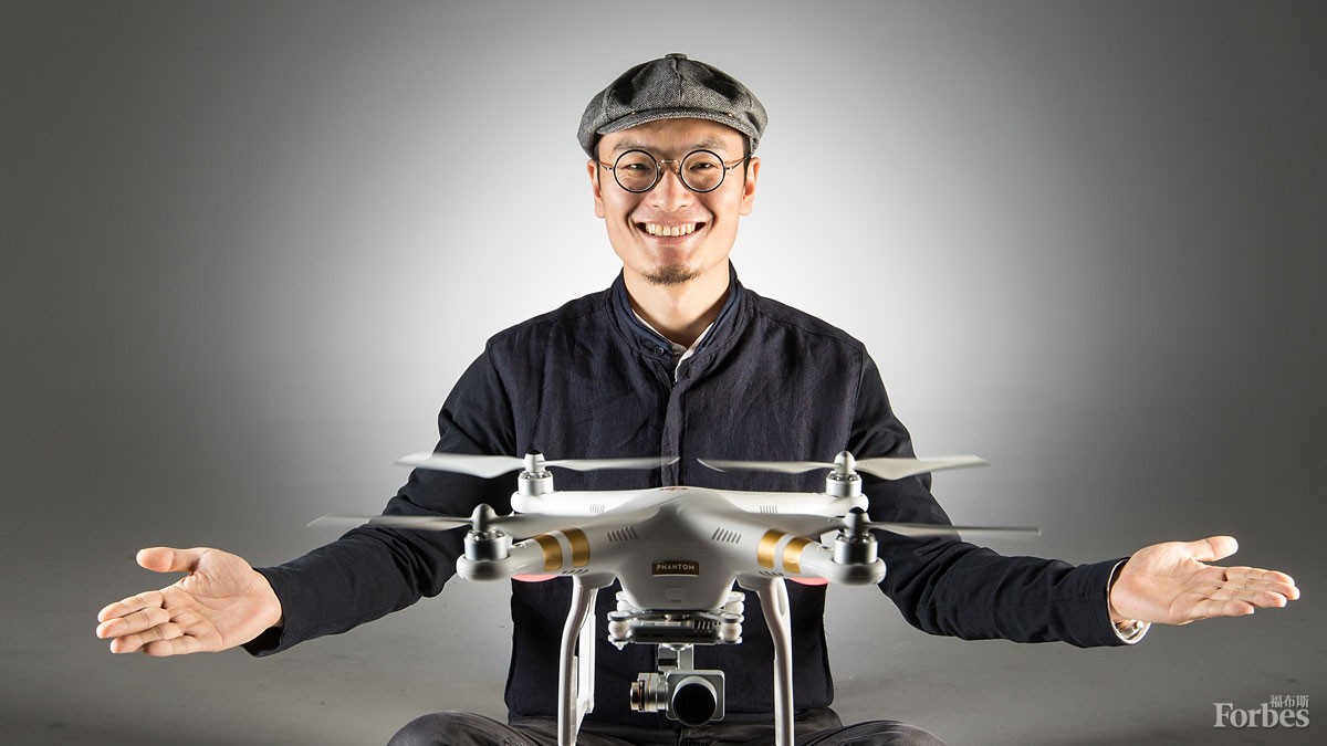 他只是安安静静的造了款遥控飞机，却造出了百亿美元！