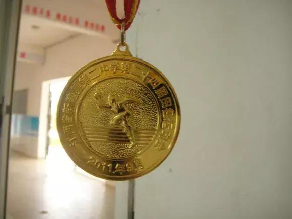 新建二中报道,江西省新建二中最新图片