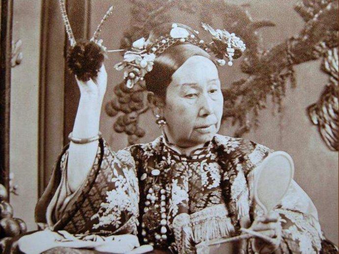 慈禧是怎么被咸丰逐渐掌管大权的,慈禧刚进宫